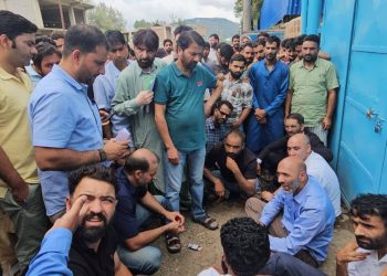 Employees Found Absent in PHE Division Handwara, MLA Langate to Take Serious Note
